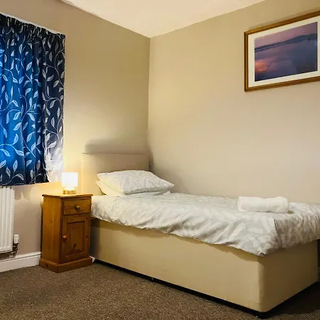Cosy Near Hospital 아파트 *